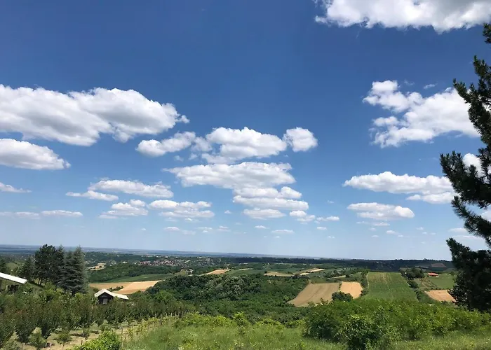 Cheerful 3 Bedroom With Pool In Nature