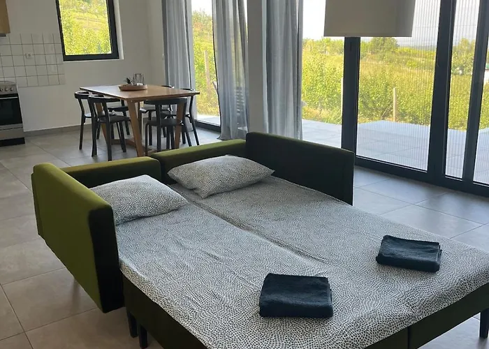 Villa Cheerful 3 Bedroom With Pool In Nature *